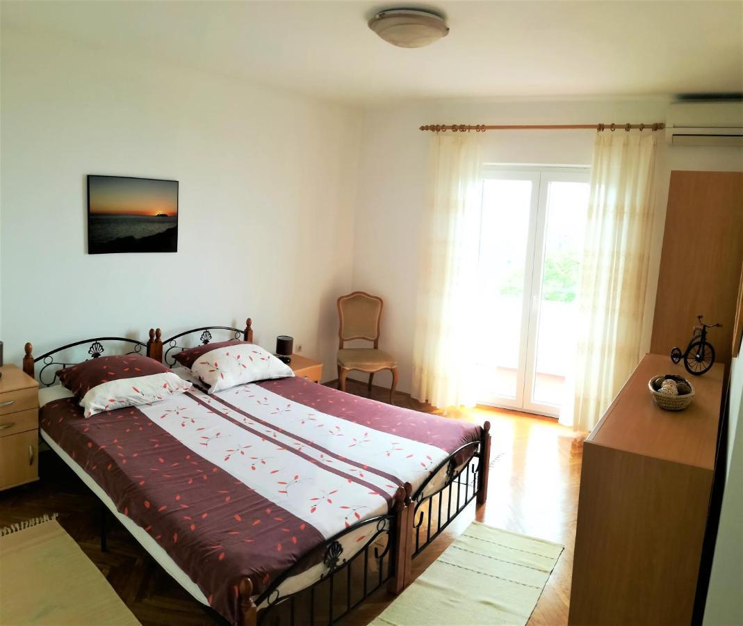 Appartamento Leona Laurana Esterno foto